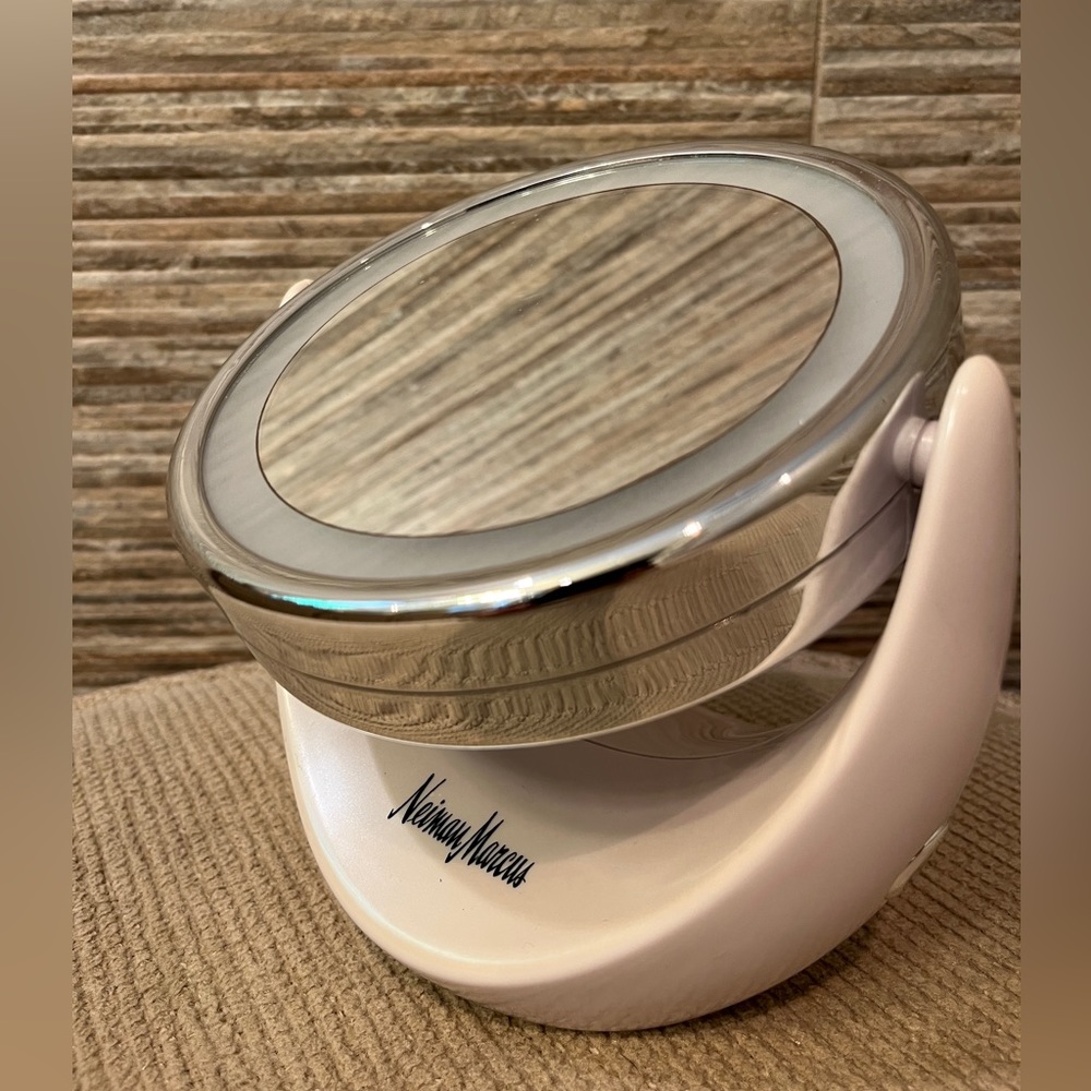 Neiman Marcus swivel two-sided magnifier Vanity Mirror